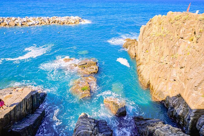 Florence: Cinque Terre Park Day Trip with Optional Street Food - Vernazza by Boat (When Seas Allow) and the Harbor Walk