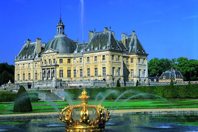 Fontainebleau and Vaux le Vicomte Chateaux Day Trip from Paris - Fontainebleau’s Renaissance palace rooms and UNESCO-scale gardens