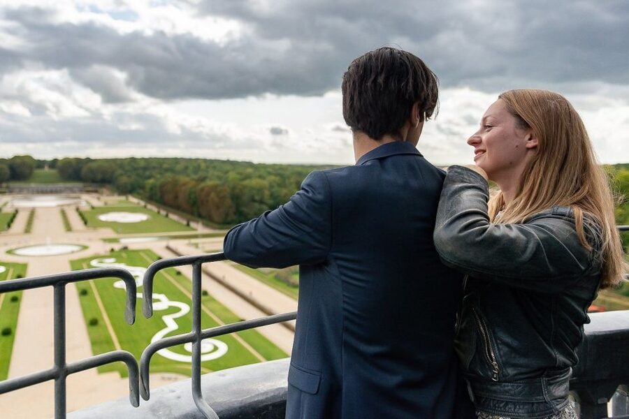 Fontainebleau & Vaux-le-Vicomte Châteaux Day Tour from Paris - Getting out of Paris: meeting point and timing you can rely on