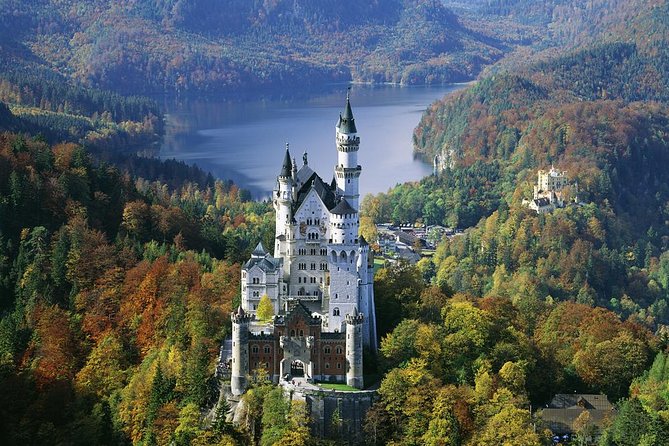 Frankfurt Super Saver: Neuschwanstein Castle and Rothenburg Day Trip - What to bring: shoes, rain gear, and a snack plan