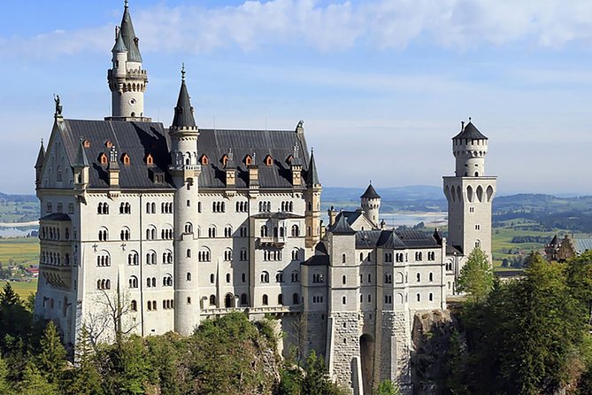 Frankfurt Super Saver: Neuschwanstein Castle and Rothenburg Day Trip - Tour guide quality: what can make or break the day