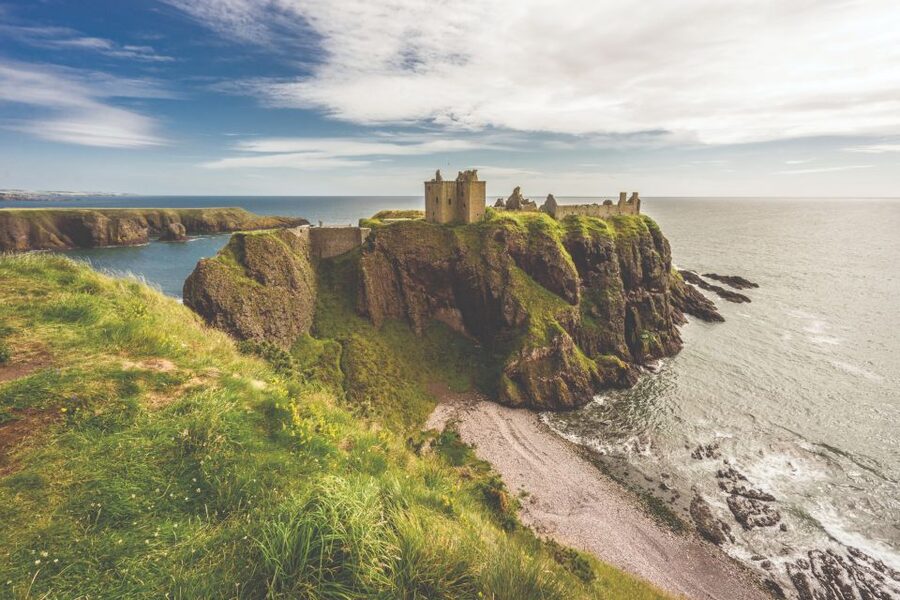 From Aberdeen: Dunnottar Castle and Cairngorms Day Trip - Dunnottar Castle on the cliff: the star stop (and why it takes stamina)