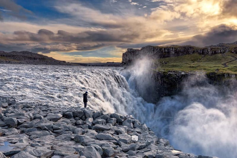 From Akureyri Port: Diamond Circle Guided Day Trip w/ Lunch - Goðafoss: short walk, big payoff