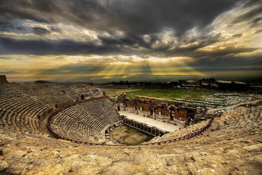 From Alanya: Pamukkale and Hierapolis Day Trip with Lunch - Pamukkale Travertines: How to Walk the White Terraces Without Rushing