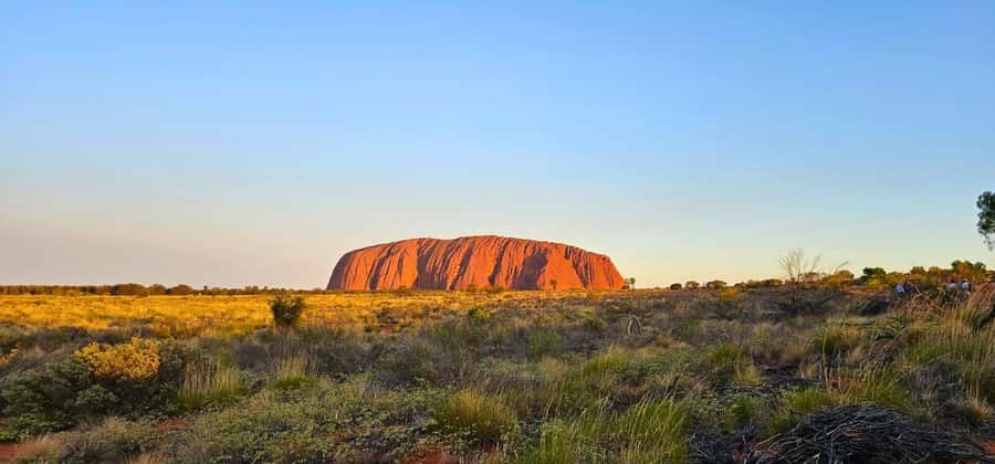From Alice Springs: Day Trip to Uluru with BBQ Dinner - Erldunda Roadhouse Stop: Breakfast and a Quick Emu Detour