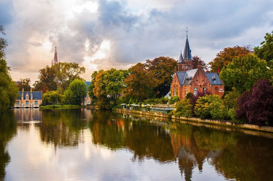 From Amsterdam: Bruges Day Trip in English with Boat Option - Your 3 hours at Grote Markt: the best way to use free time