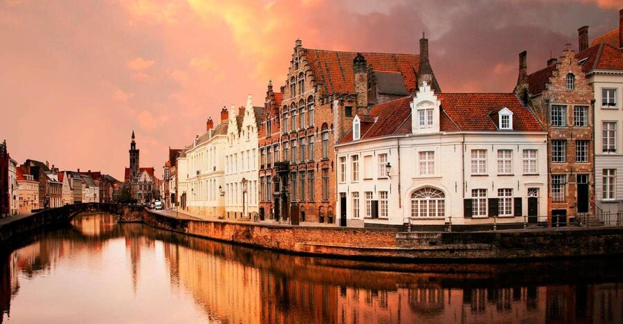From Amsterdam: Bruges Day Trip in Spanish with Boat Option - Key things to know before you go