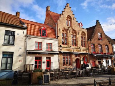 From Amsterdam: Bruges Day Trip in Spanish with Boat Option - The Amsterdam-to-Bruges Bus Ride: How to Handle the Time
