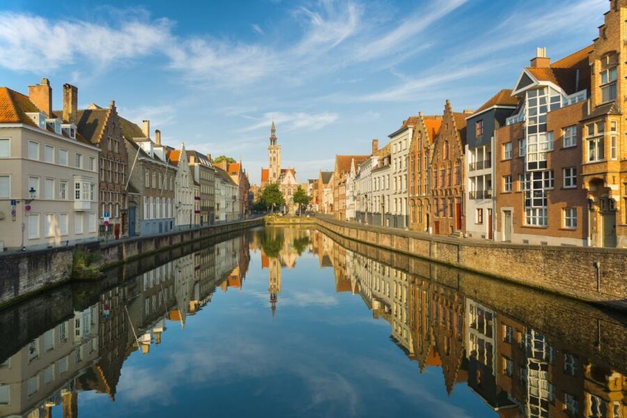 From Amsterdam: Day Trip to Bruges in Spanish or English - Key things to love about this Bruges day trip
