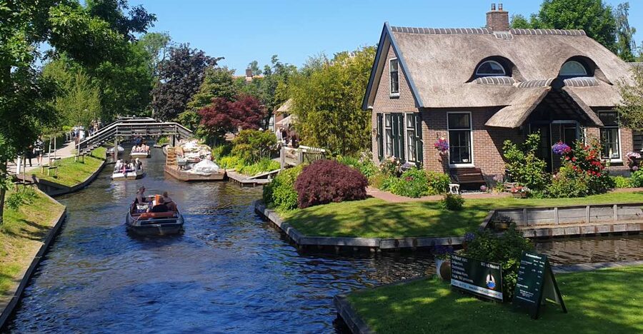 From Amsterdam: Giethoorn Day Trip with Small Electric Boat - The Electric Boat Hour: you at the controls, canals in your face