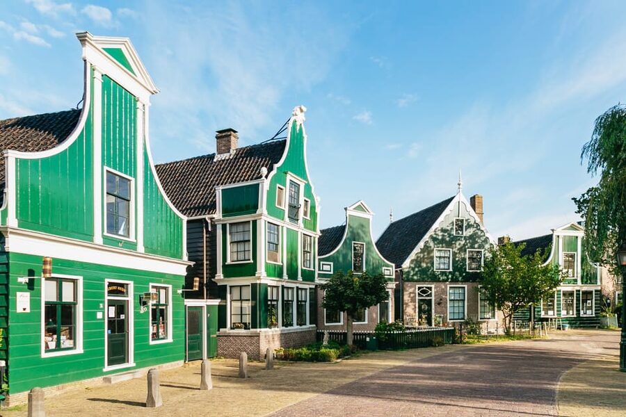 From Amsterdam: Zaanse Schans, Edam, & Marken Full-Day Trip - The wooden shoe factory: the hands-on show you didn’t expect