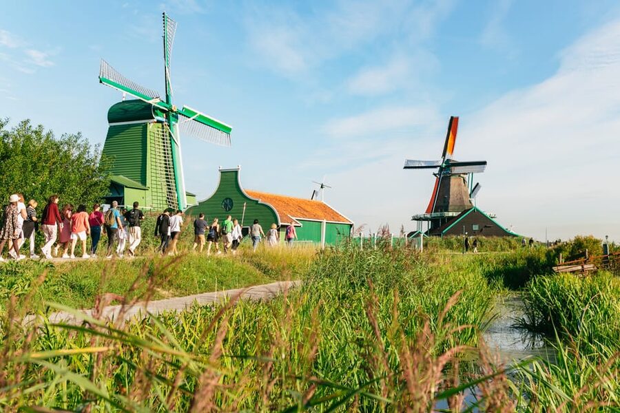 From Amsterdam: Zaanse Schans, Edam, & Marken Full-Day Trip - Volendam harbor free time: snack, stroll, and choose your own pace