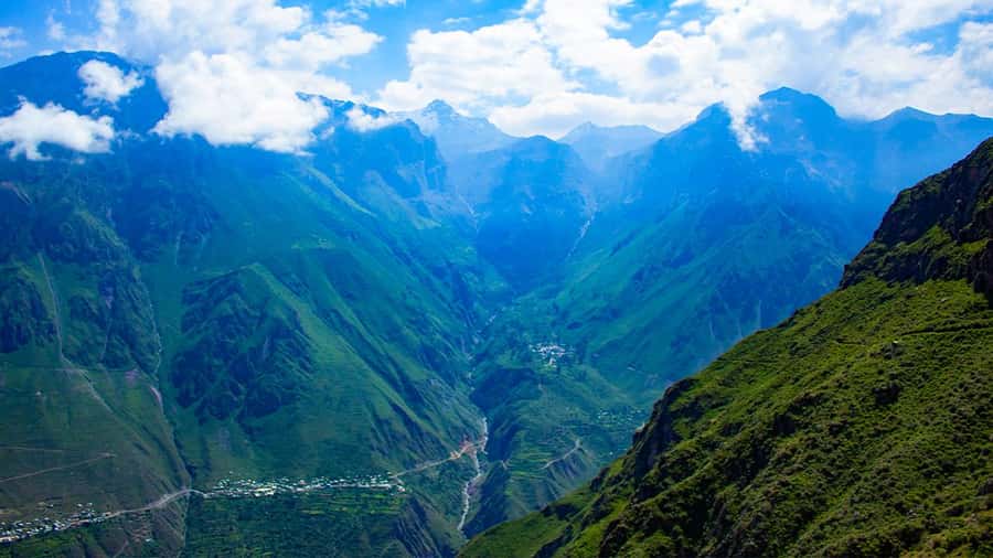 From Arequipa: Colca Canyon Day Trip with Transfer to Puno - Chivay: coffee, a dance show, and village rhythm before the canyon