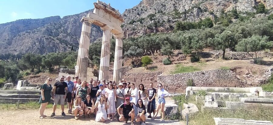 From Athens: Delphi Day Trip & Arachova Village Stop - Delphi Archaeological Site: Temple of Apollo to the Omphalos