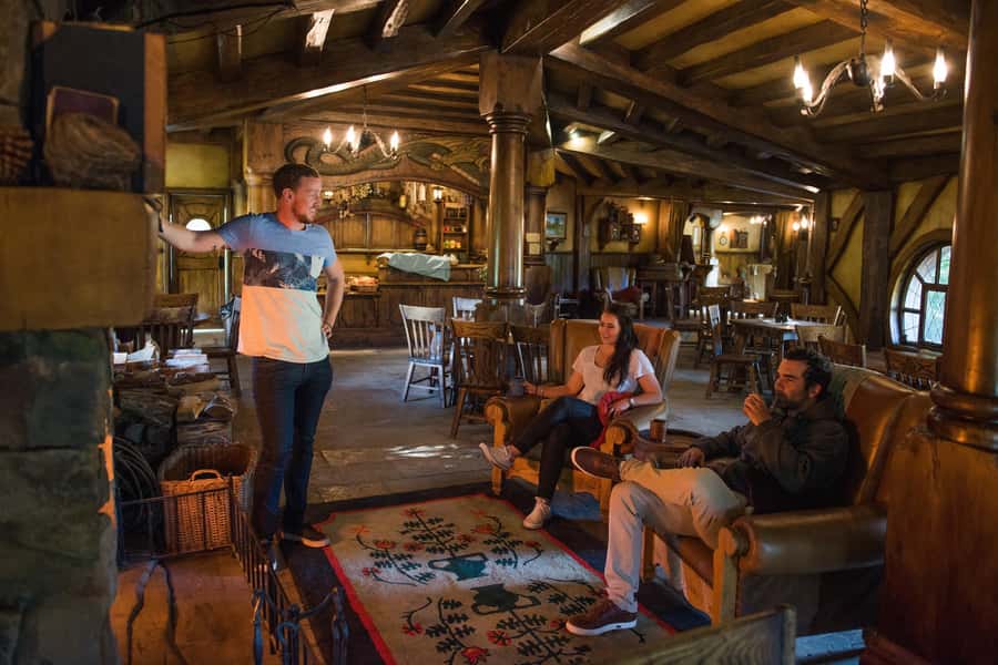 From Auckland: Hobbiton & Waitomo Caves Full-Day Trip - Key highlights at a glance