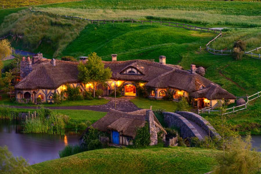 From Auckland: Hobbiton & Waitomo Caves Full-Day Trip - Should you book this tour?