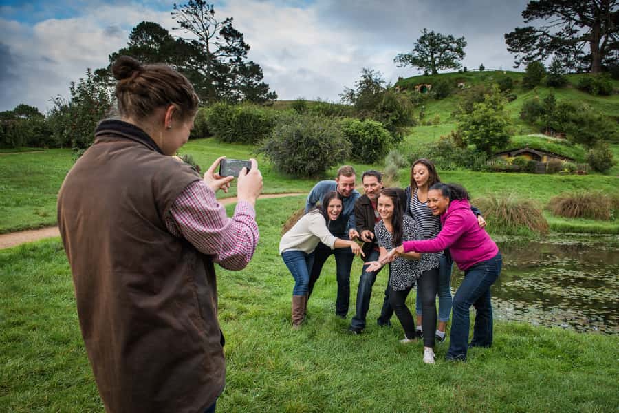 From Auckland: Hobbiton & Waitomo Caves Full-Day Trip - Waitomo Glowworm Caves: guided boat ride and how to see the glow properly