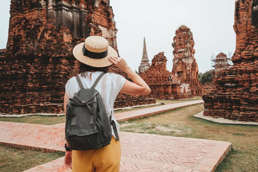 From Bangkok: Ayutthaya & Ayothaya Floating Market Day Trip - Wat Yai Chaimongkhon: The King U-Thon Temple That Sets the Tone