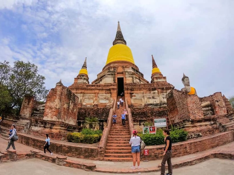 From Bangkok: Ayutthaya & Ayothaya Floating Market Day Trip - The Guide Factor: Why Names Like Jenny, Max, and Alex Matter