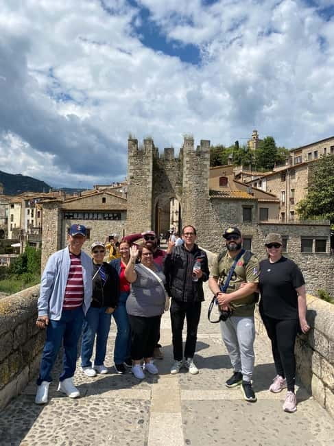 From Barcelona: Girona, Besalú & Medieval Villages Day Trip - Lunch in Catalonia: What’s Optional and How to Make It Work