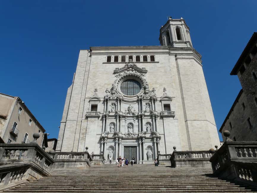 From Barcelona: Girona&Dalí Museum Day Trip with Small Group - The 90-minute Girona break: how to make the free time count