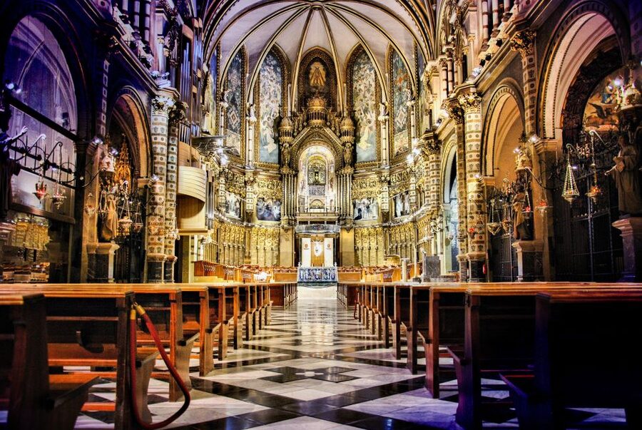 From Barcelona: Montserrat Day Trip with Optional Tickets - Rack railway to Montserrat: that first big view moment