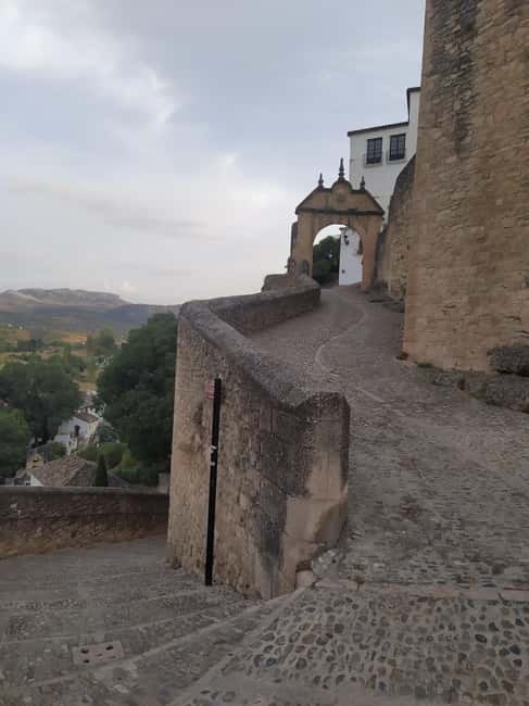 From Benalmadena: Ronda+Setenil de las Bodegas Day Trip - WhatsApp virtual assistance: why it’s more useful than it sounds