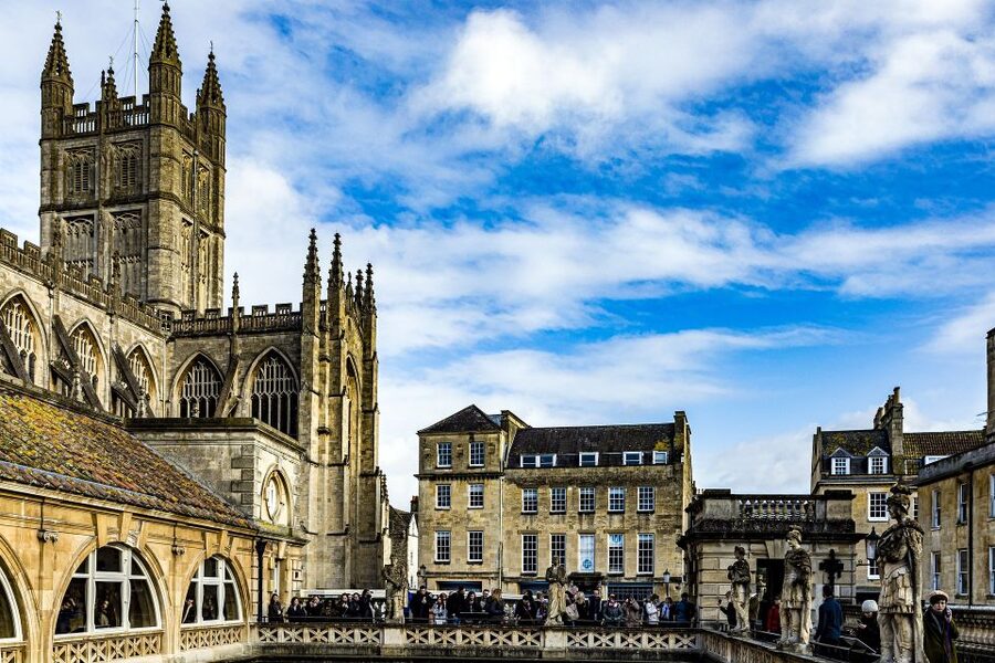From Brighton: Stonehenge and Bath Full-Day Trip - What you learn in Bath: Romans, hot springs, and the bathing legacy