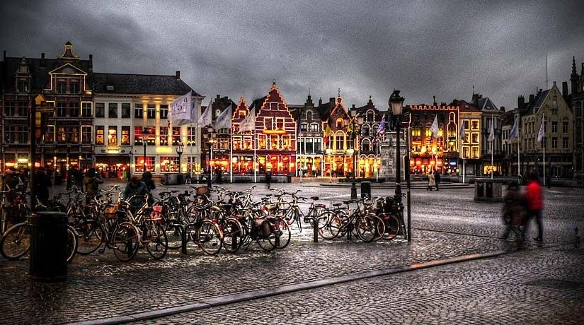 From Brussels: Bruges Day Trip with Boat Tour Option (ES) - Should you book this Bruges day trip from Brussels?