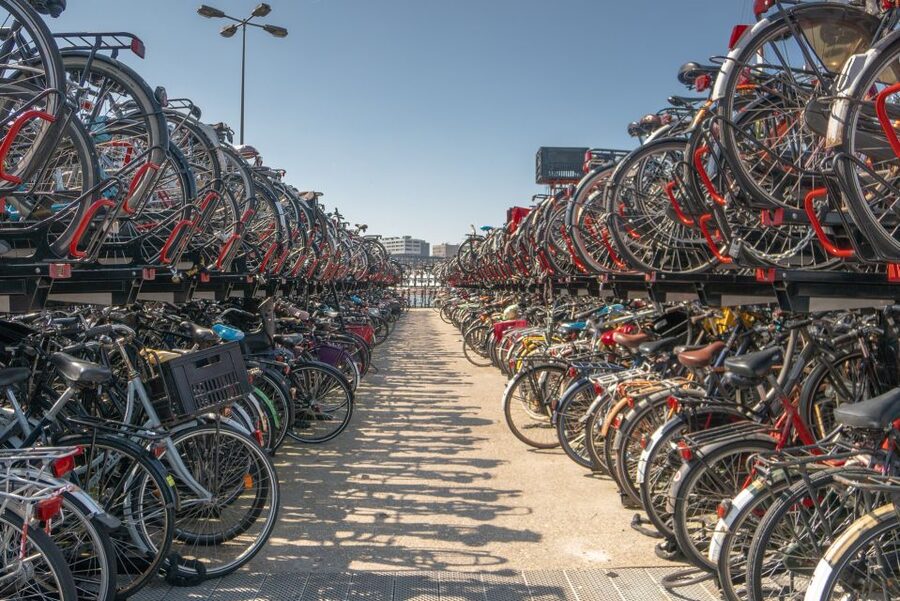 From Brussels: Day Trip to Amsterdam with Canal Boat Cruise - Bilingual Guidance: Spanish and English Without the Confusion