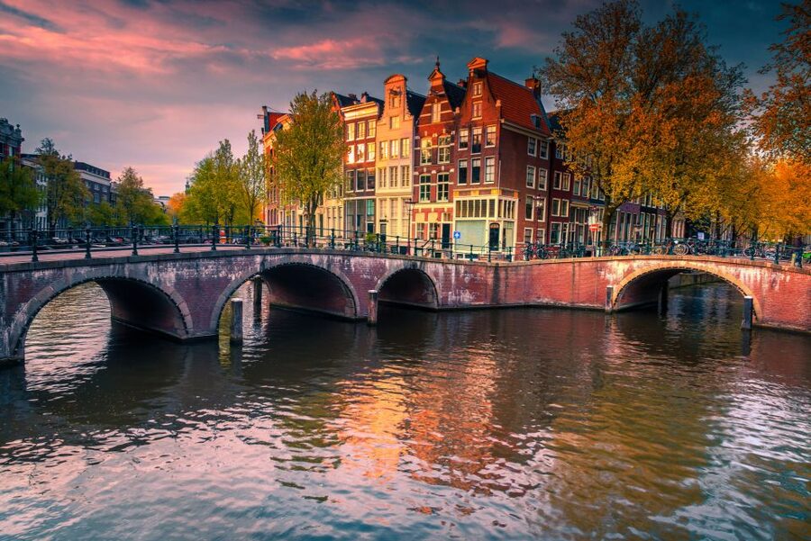 From Brussels: Day Trip to Amsterdam with Canal Boat Cruise - Logistics That Affect Your Comfort (Bring These, Skip These)