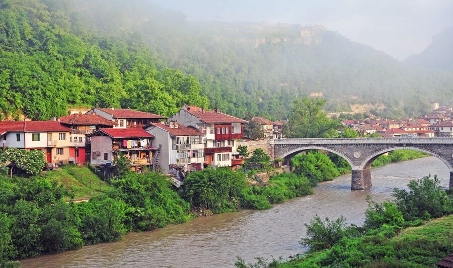 From Bucharest: Full-Day Trip to Bulgaria - Arbanasi Village: medieval looks with room for photos (and breathing)