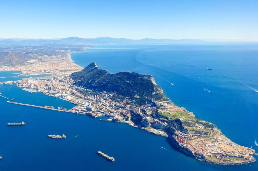 From Cadiz/El Puerto/Jerez: Gibraltar Sightseeing Day Trip - Crossing into Gibraltar: paperwork is not optional