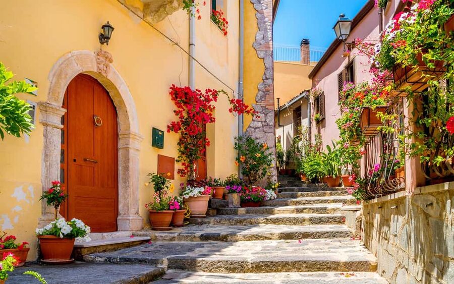From Cefalù: Day Trip to Mount Etna and Taormina - Key points before you go