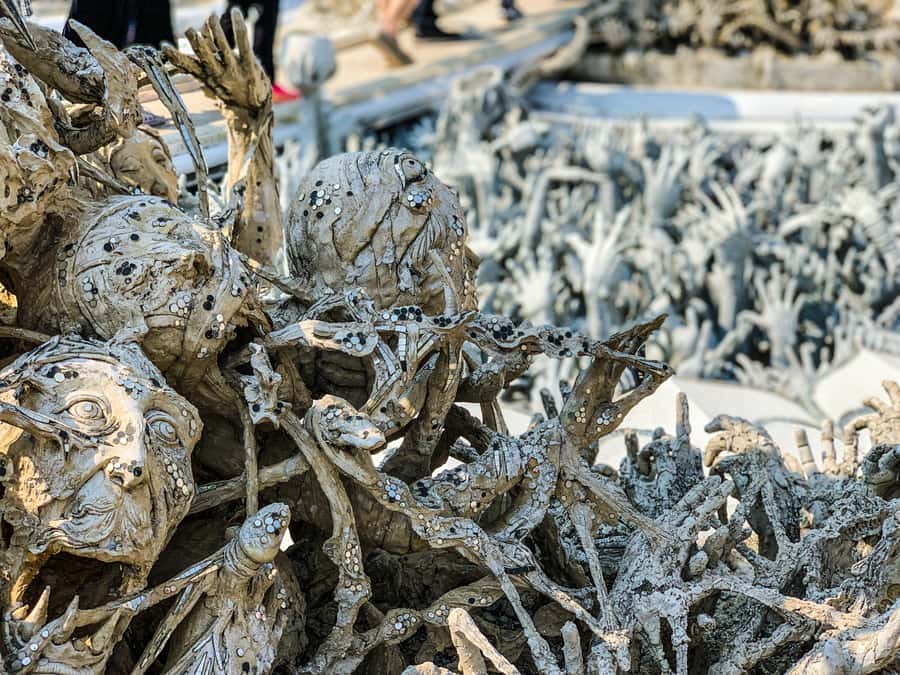 From Chiang Mai: White Temple & Golden Triangle Day Trip - Wat Phra That Chedi Luang and Chiang Saen Area: When the Day Adds Depth