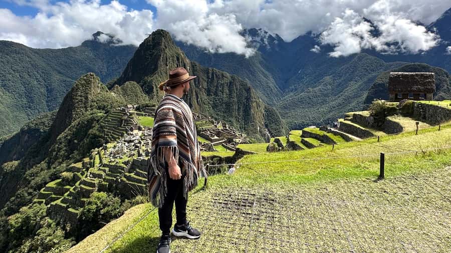 From Cusco: 2-Day Trip to the Sacred Valley and Machu Picchu - Machu Picchu morning with a guide: terraces, stairways, and the story