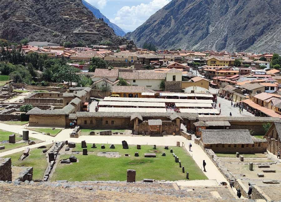 From Cusco: 2-Day Trip to the Sacred Valley and Machu Picchu - Day 1: Pisac—terraces, irrigation, and the Inca cemetery