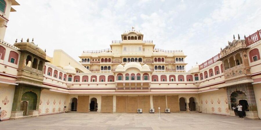 From Delhi: Jaipur Day Trip by Fast Train or Private Car - Amber Fort’s courtyards: where Jaipur feels cinematic