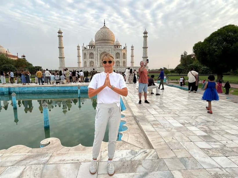 From Delhi: Private Taj Mahal & Agra Tour with 5</em> Lunch – The 5-Star Lunch at DoubleTree by Hilton Agra: More Than a Break’ /><br />
If you choose the lunch option, your meal happens at a 5-star hotel: DoubleTree by Hilton Hotel Agra. Expect about 45 minutes for lunch with your guide.</p>
<p><p>This is a big deal on a day trip because food is part of your energy plan. When you’re walking through monumental sites, dehydration and low energy can sneak up fast. A proper lunch at a hotel setting helps you reset before you finish the afternoon.</p>
</p>
<p><p>What to expect from the meal setup:</p>
</p>
<ul>
<li>It’s a buffet lunch (you can usually sample different items instead of forcing one choice).</li>
<li>Drinks aren’t included, so plan to buy water/juice as needed.</li>
</ul>
<p><p>If you’re a person who gets cranky when meals are late, the hotel lunch option is worth it. Even if you’re traveling on a tight schedule, a sit-down break keeps the rest of the day from turning into a blur.</p>
</p>
<h2 id="private-transport-and-the-photo-factor-yes-this-team-helps">Private Transport and the Photo Factor (Yes, This Team Helps)</h2>
<p><img width="900" height="600" decoding="async" src=