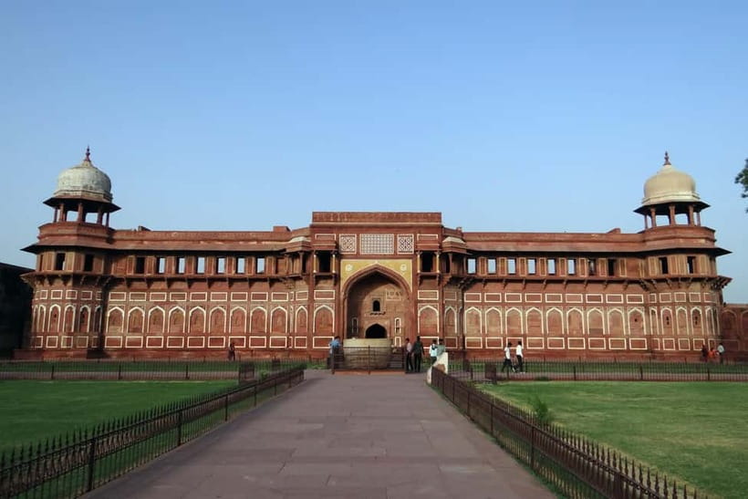 From Delhi: Taj Mahal & Agra Tour with Lunch at Marriott - Who should book this tour (and who might not)