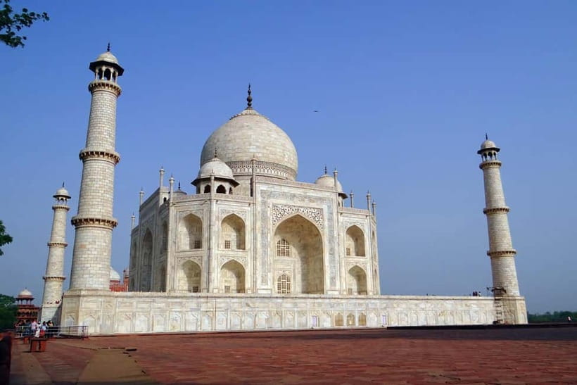 From Delhi: Taj Mahal & Agra Tour with Lunch at Marriott - The Taj Mahal with a guide: from first gate to inside details