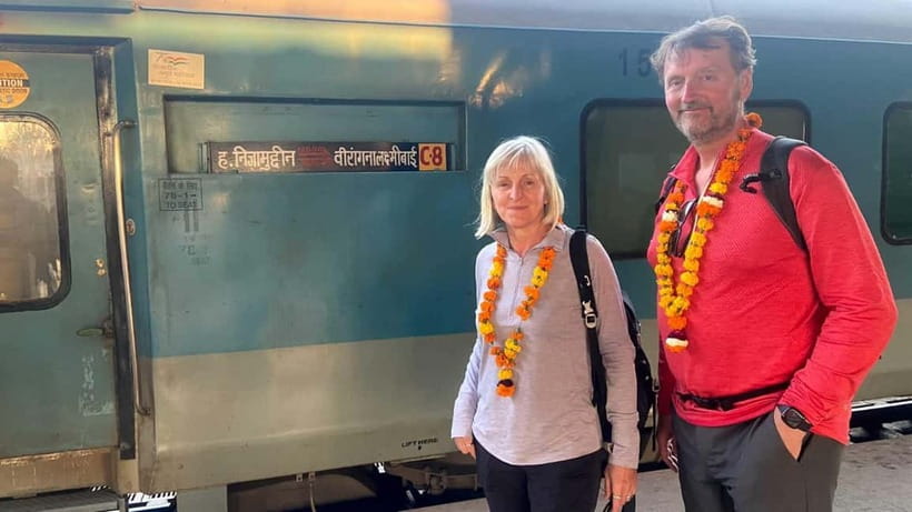From Delhi: Taj Mahal Day Trip by Fast Train with Transfers - Guides and drivers: the human part that makes the day smooth