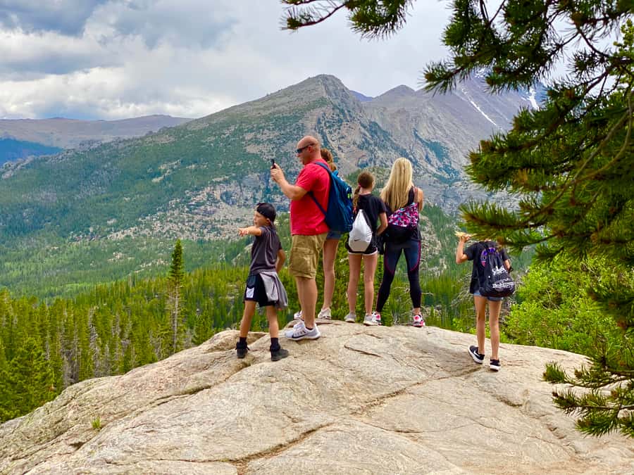 From Denver: Rocky Mountain National Park Day Trip and Lunch - Estes Park moments: mountain town atmosphere and viewpoint stops