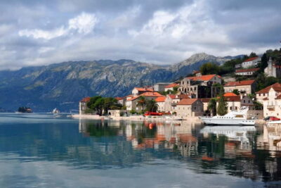 From Dubrovnik: Montenegro Coast Full-Day Trip - Getting From Dubrovnik to Montenegro: Border Time and Bus Comfort