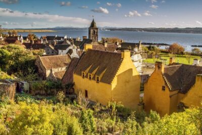From Edinburgh: Outlander, Palaces, and Jacobites Day Trip - Coach comfort, guide energy, and how the day stays manageable