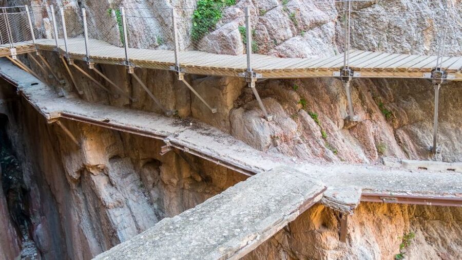 From Fuengirola: Caminito del Rey Guided Day Trip - Why the Caminito del Rey hike feels like more than a walk