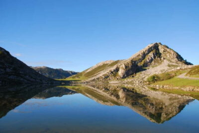 From Gijón: Covadonga, Cangas de Onís, and Lastres Day Trip - Into Los Picos de Europa: Mirador de Entrelagos and the Scenic Drive