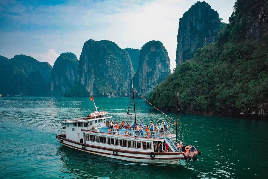 From Hanoi: Halong Bay Day Trip with Lunch and Transfers - The pacing, crowds, and a note about pearl stops
