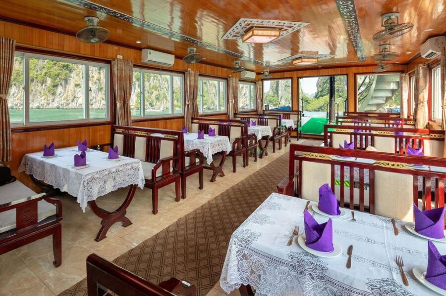 From Hanoi: Halong Bay Deluxe Cruise Day Trip - Crowds, weather, and what can change on the day