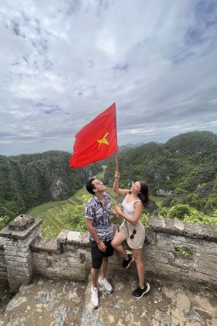 From Hanoi: Hoa Lu, Mua Cave and Tam Coc Full-Day Trip - The Ngo Dong Sampan Boat: Hang Ca, Hang Hai, Hang Ba